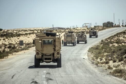 Tropas del Ejército Egipcio se dirigen a la región del Sinaí en julio de 2020. 