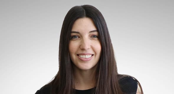 Efrat Segev, vicepresidenta de datos y análisis de Dun & Bradstreet.