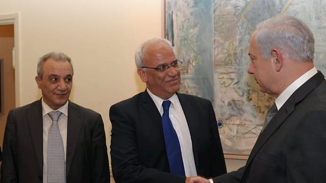 Reunión entre Erekat y Netanyahu en Jerusalem en el año 2016.