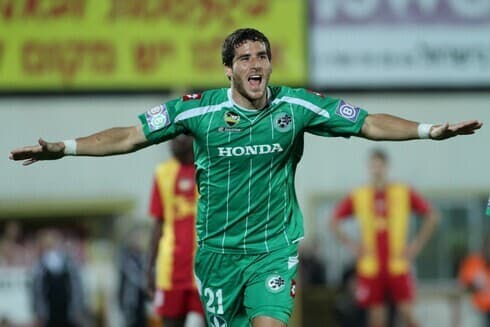 Tomer Hemed con la camiseta del Maccabi Haifa. 