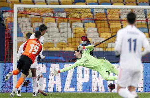 El gol de Solomon al Real Madrid, uno de los más recordados tras su paso por el equipo ucraniano. (EPA) Gol Solomon Real Madrid