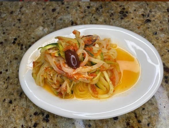 Fettuccine en salsa roja hecho por Ariela Jason. 