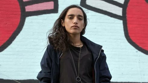 La DJ palestina Sama Abulhadi fue arrestada por "profanar la religión islámica".