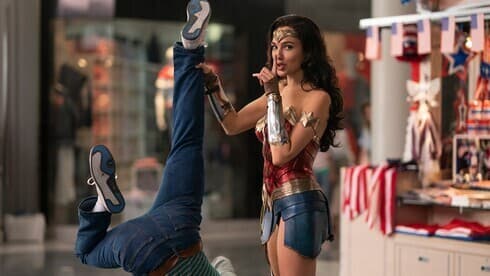 "Mujer Maravilla 1984", protagonizada por la israelí Gal Gadot, logró el debut de mejor taquilla de la pandemia. "Mujer Maravilla 1984" logró el debut de mejor taquilla de la pandemia.