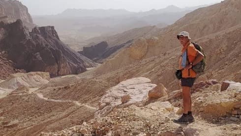 Yossi Brufman en el "Sendero nacional de Israel".