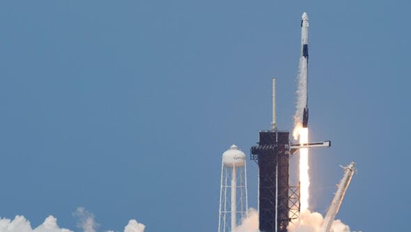 SpaceX lidera la comercialización del espacio. 
