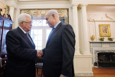 Reunión entre Netanyahu y Mahmoud Abbas en Washington en 2010.