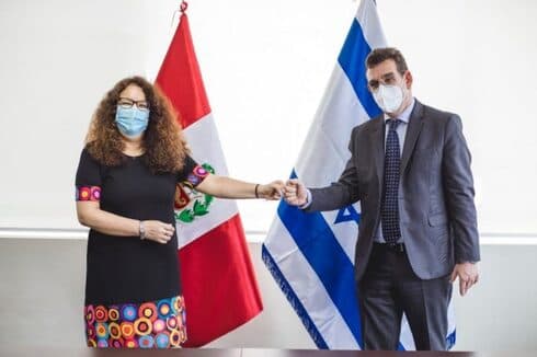La ministra de Desarrollo e Inclusión Social de Perú, Silvana Vargas, y el embajador de Israel en Perú, Asaf Ichilevich. (Gentileza) La ministra de Desarrollo e Inclusión Social de Perú, Silvana Vargas, y el embajador de Israel en Perú, Asaf Ichilevich.