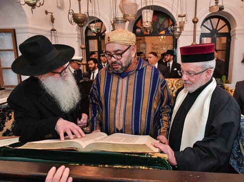 Visita del rey Mohamed VI a Beit Dakira, el museo de la memoria judía en Esauria, en enero del 2020. (Morocco World News) Visita del rey Mohammed VI Beit Dakira, el museo de la memoria judía en Esauria.