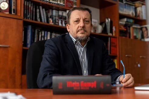 Zbigniew Czerwinski, director de la editorial que publicó la versión crítica de "Mein Kampf". (AFP) Mein Kampf.