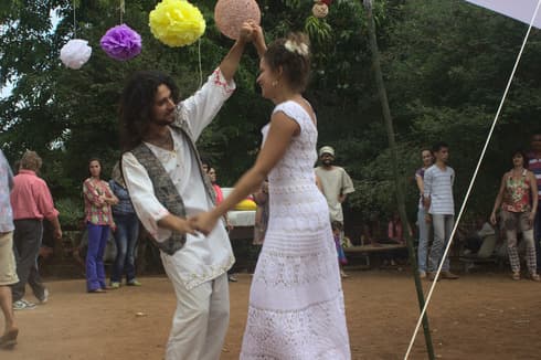 Fanny y Yezreel durante su casamiento.