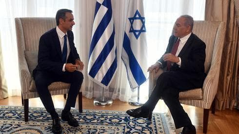 Los primeros ministros de Israel, Benjamín Netanyahu, y de Grecia, Kyriakos Mitsotakis. (GPO) Los primeros ministros de Israel, Benjamín Netanyahu, y de Grecia, Kyriakos Mitsotakis.