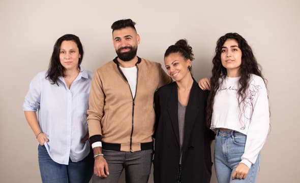 Amira (Jerusalem Este), Mahmoud (Ramallah) y Shai (Tel Aviv) hablaron con CTech. (Centro Peres) Amira (Jerusalén Este), Mahmoud (Ramallah) y Shai (Tel Aviv) hablaron con CTech.