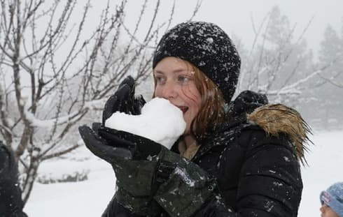 El kibbutz Ortal en el Golán también recibió una acumulación considerable de nieve. (Afi Shrir) Nieve Kibutz Ortal Golan