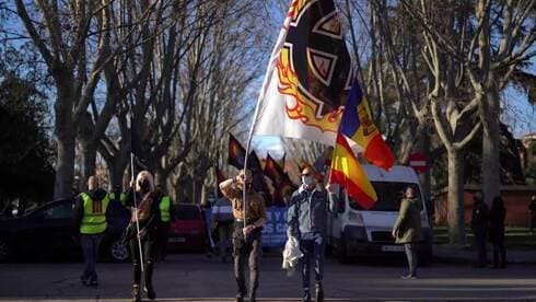 Extremistas de extrema derecha marchan en Madrid en homenaje a la 'División Azul' franquista. 