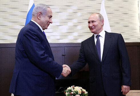 Benjamín Netanyahu y Vladimir Putin durante una reunión en Sochi en 2019. 