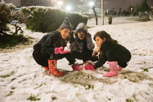 Para los más chicos fue la primera nevada importante de sus vidas. 