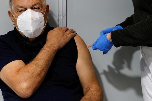 La campaña de vacunación en Israel es exitosa, pero no suficiente para derrotar a la pandemia. (Reuters) Vacuna