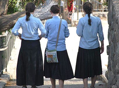 Jóvenes ultraortodoxas.