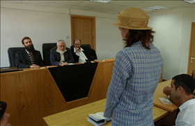 Una mujer que atraviesa el proceso de conversión en un tribunal rabínico de Jerusalem. (Imagen ilustrativa/Flash 90) Una mujer que atraviesa el proceso de conversión en un tribunal rabínico de Jerusalem.