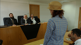 Una mujer que atraviesa el proceso de conversión en un tribunal rabínico de Jerusalem.