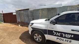 Agentes de policía en el lugar del incendio. 