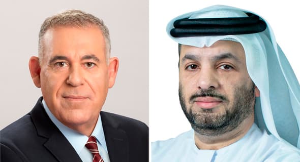 Boaz Levy, presidente y director ejecutivo de IAI, junto a Faisal Al Bannai, CEO y director general de EDGE. 