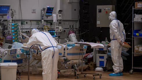 Equipos médicos de árabes y judíos han luchado juntos contra el coronavirus en Israel. (EPA) Sala de coronavirus en el Hospital Ziv de Safed.