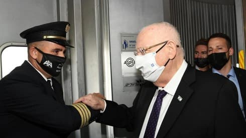 Reuven Rivlin previo al despegue en su viaje por Europa. (Oficina de Prensa de Israel) Reuven Rivlin previo al despegue en su viaje por Europa.