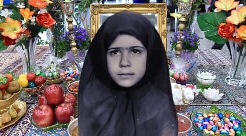 Aylin Sedighi Gabbaizadeh durante su infancia en Irán y la mesa de Haft-Sin, en la que los iraníes celebran Nowruz, el año nuevo persa. (Cortesía de la autora/JTA) Aylin Sedighi Gabbaizadeh durante su infancia en Irán y la mesa de Haft-Sin, en la que los iraníes celebran Nowruz, el año nuevo persa.
