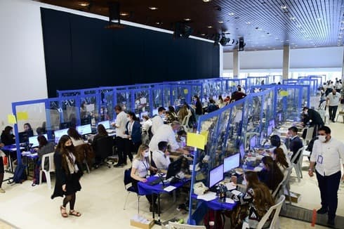 Demora en el conteo de votos durante el miércoles. 