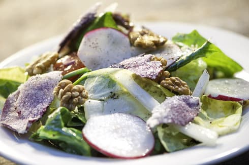 Se aconseja consumir una variedad de ensaladas en Pésaj.