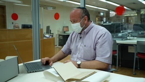 Dr. Yoel Finkelman, curador de la Colección Judaica Haim y Hanna Salomon de la Biblioteca Nacional. (The Media Line) Dr. Yoel Finkelman, curador de la Colección Judaica Haim y Hanna Salomon de la Biblioteca Nacional.