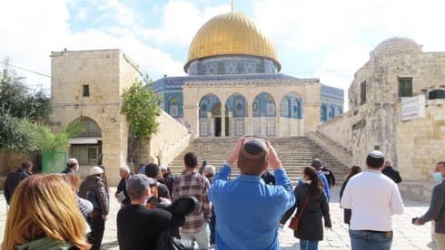 Un grupo de judíos visita el Monte del Templo en abril. (Fundación del Patrimonio del Monte del Templo) Mezquita Jerusalem