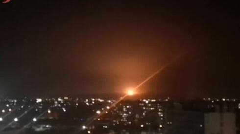 Los sistemas de defensa aérea se activaron durante la ofensiva en las afueras de Damasco.
