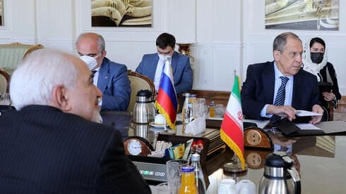 Reunión entre el ministro de Relaciones Exteriores iraní, Mohammad Javad Zarif, y su homólogo ruso, Sergey Lavrov, el lunes en Teherán. (Reuters) Reunión entre el ministro de Relaciones Exteriores iraní, Mohammad Javad Zarif, y su homólogo ruso, Sergey Lavrov, el lunes en Teherán.
