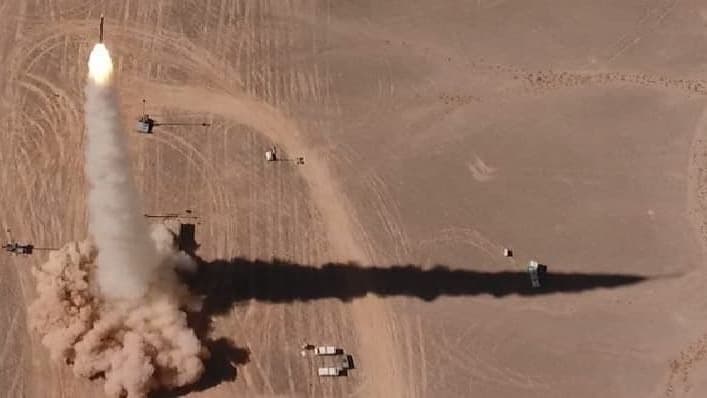 Ensayo del sistema de defensa aérea "Barak".