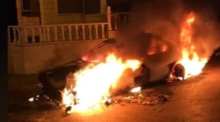 Auto Fuego Cisjordania