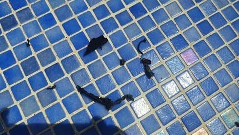 La metralla del misil sirio cayó sobre viviendas israelíes. 