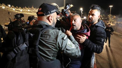 Cientos de heridos y detenidos en Jerusalem, en medio de una escalada de violencia entre árabes y judíos de extrema derecha. (Reuters) Jerusalem Violencia