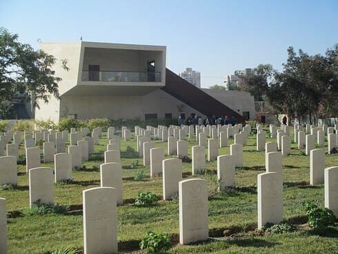 Cementerio de la Commonwealth junto al Centro Beer Sheva-ANZAC para la memoria. (Avishai Teicher) Cementerio de la Commonwealth junto al Centro Beer Sheva-ANZAC para la memoria.