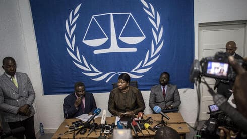 La fiscal principal de la Corte Penal Internacional, Fatou Bensouda, en una conferencia de prensa en 2018. (AFP) La fiscal principal de la Corte Penal Internacional, Fatou Bensouda, en una conferencia de prensa en 2018.