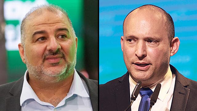 El líder de Raam, Mansour Abbas, y Naftalí Bennett, líder del derechista Yamina. 
