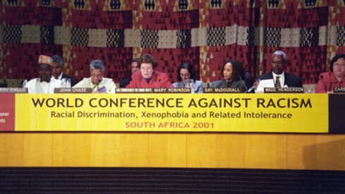 Conferencia Mundial Contra el Racismo celebrada en agosto del 2001 en Durban, Sudáfrica. (Ron Da Silva/ONU) Conferencia Mundial Contra el Racismo celebrada en agosto del 2001 en Durban, Sudáfrica.