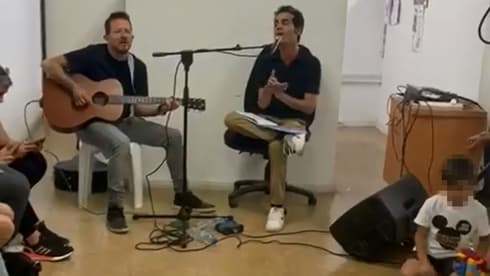 Aviv Geffen en Netivot.