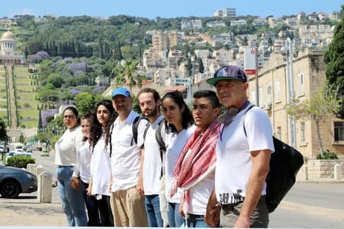 Mensaje de paz de israelíes judíos y árabes en Haifa. 