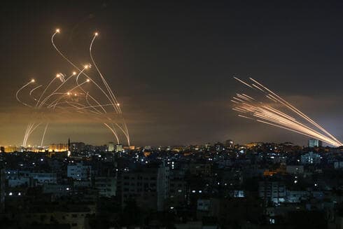 El sistema Cúpula de Hierro, en el sur de Israel, se activa cuando son disparados cohetes desde el norte de la Franja de Gaza. (AFP) El sistema Cúpula de Hierro, en el sur de Israel, se activa cuando son disparados cohetes desde el norte de la Franja de Gaza.