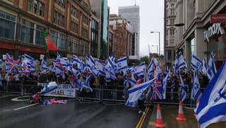 Partidarios a favor de Israel se manifiestan en Londres, el 23 de mayo de 2021.