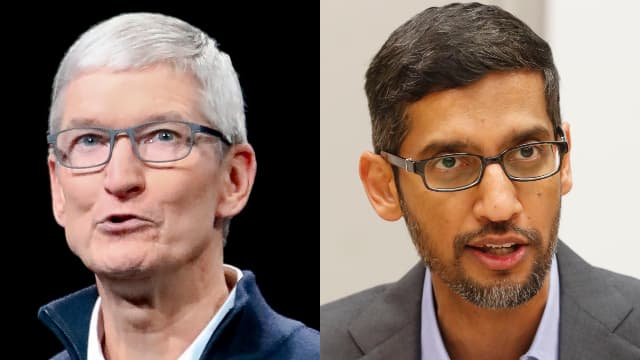 Sundar Pichai, CEO de Google (derecha), y Tim Kook, CEO de Apple.