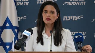 Yair Lapid afirmó que quieren asesinar a Ayelet Shaked, de Yamina, por su intención de unirse a la "coalición para el cambio".